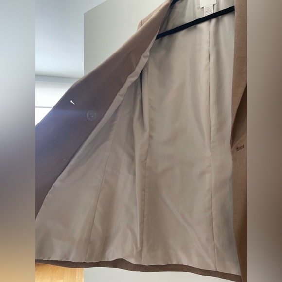 H&M Tan Blazer | Women’s Size 0 - Picture 3 of 6